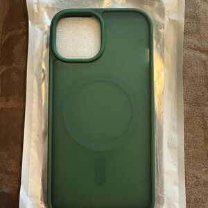 Magnetic iphone 15 Forest Green Case